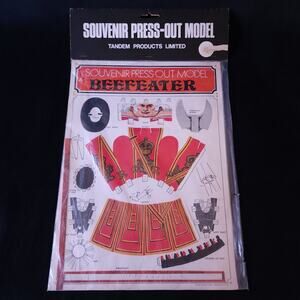 Vintage Souvenir Press-Out Model Beefeater Tower of London New in Packet Rare